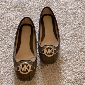 Brown Michael kors shoes size 6